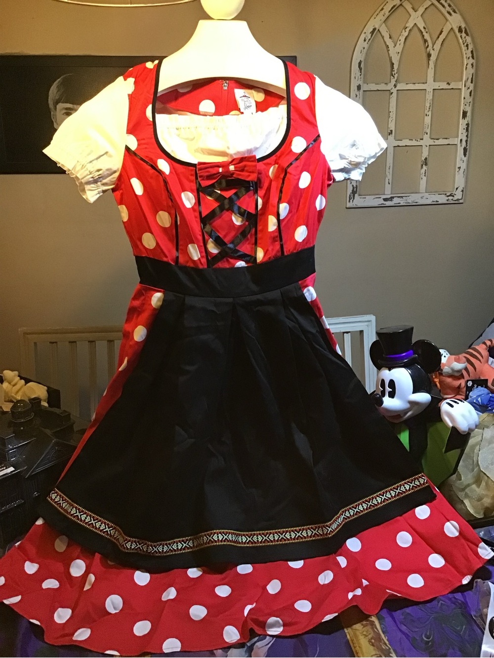 Disney parks the dress shop Minnie Mouse Germany dirndl womans size XS -NWT